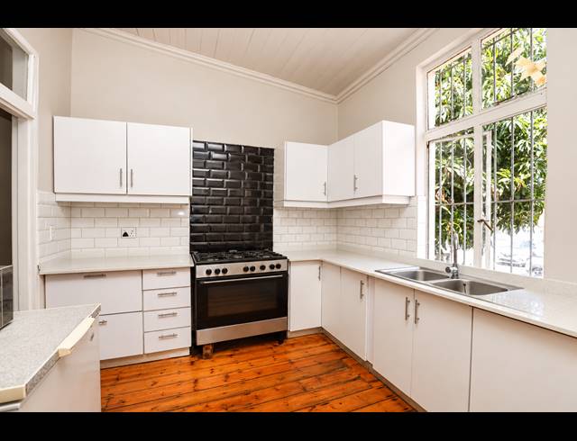 3 BEDROOM TOWNHOUSE FOR SALE IN ESSENWOOD